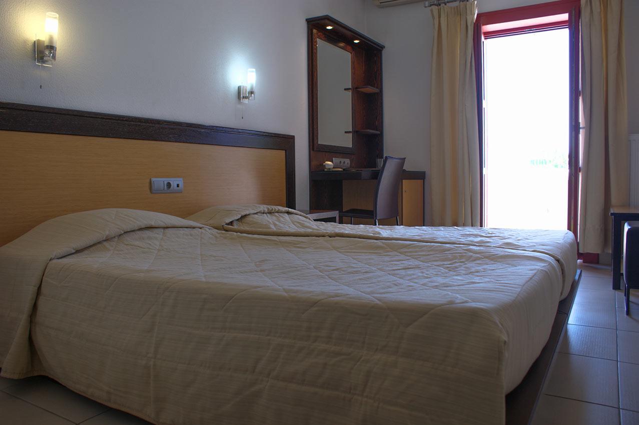 Aposperides Hotel Livadi  Екстериор снимка
